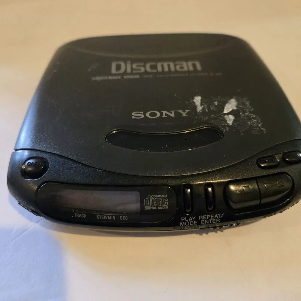 Sony Discman CD Compact Player D-141 Vintage Digital‎ MegaBass Read!